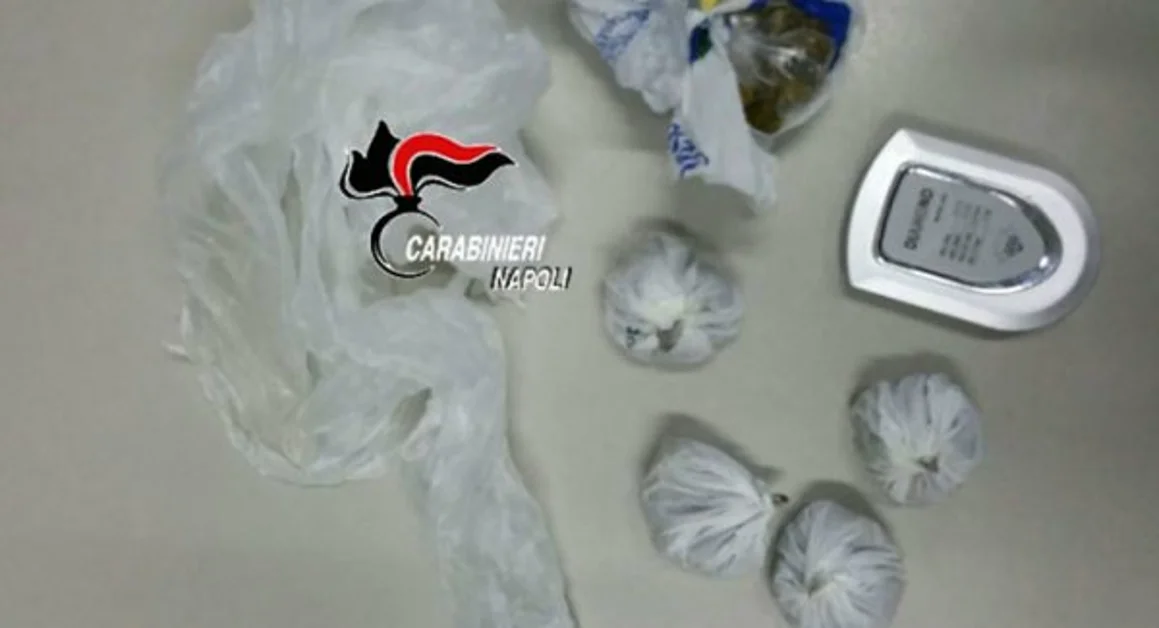 Boscoreale - Sorpresa a spacciare droga, arrestata donna pusher