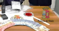 Napoli - Fratello e sorella pusher, arrestati dalla Polizia