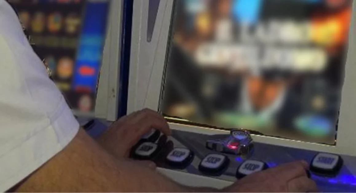 Pagani (SA) - Lotta alla ludopatia, sanzionato titolare di un centro scommesse 