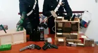 Cicciano (NA) - Aveva pistole lasciate dal padre senza denunciarle: arrestato gioielliere