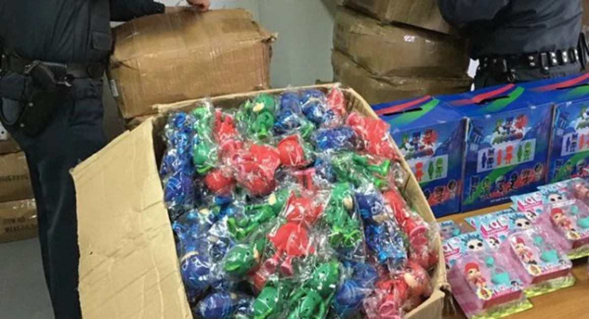 Scafati - Giocattoli contraffatti a marchio Disney, denunciato negoziante