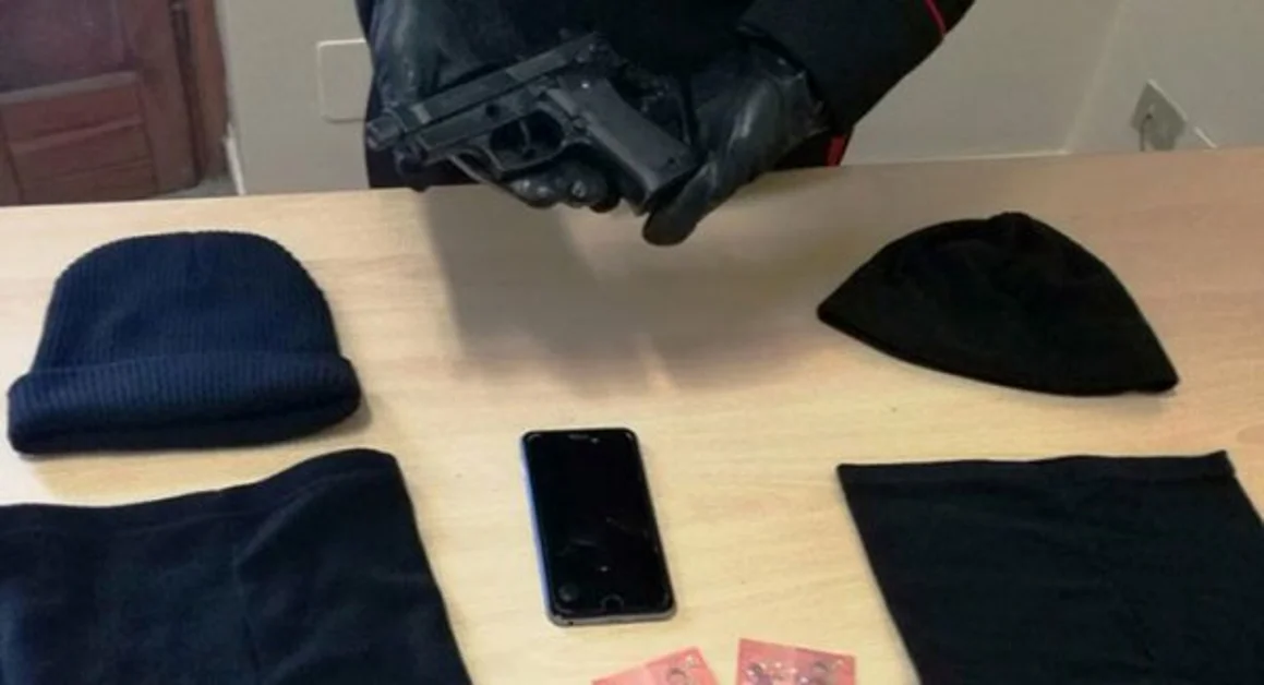 Napoli - Rapine nelle Stazioni Circumvesuviana, quattro arresti