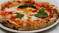 Napoli - "L'arte del pizzaiuolo napoletano" è patrimonio dell'Unesco