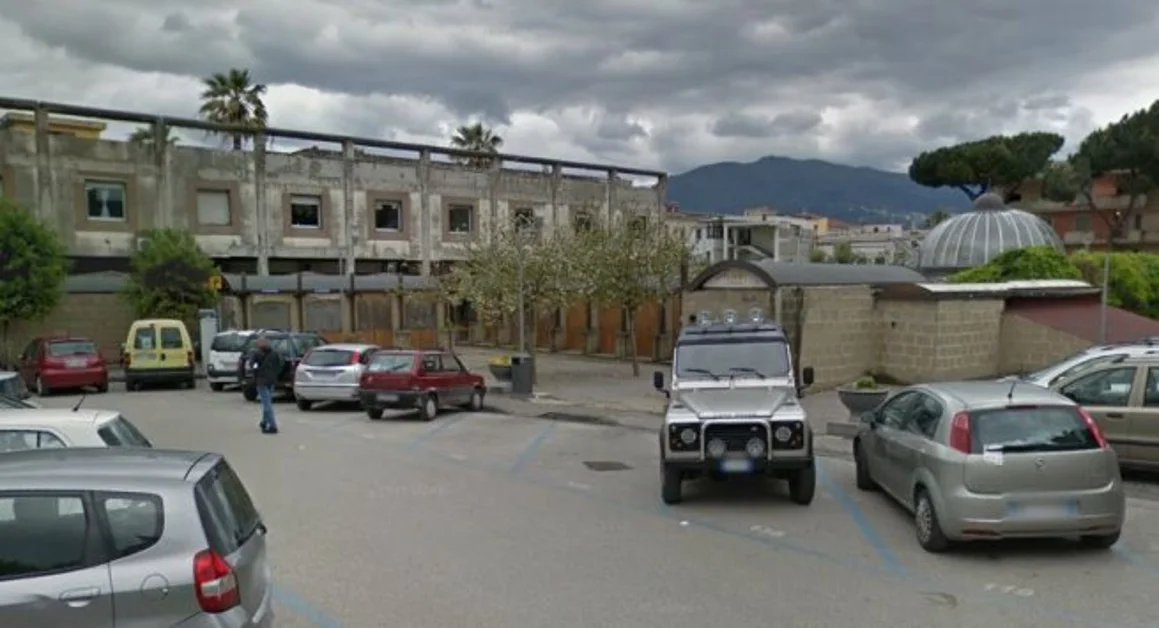 Pompei - Piazza Schettini, verranno demoliti i box. Spazio a verde e parcheggio
