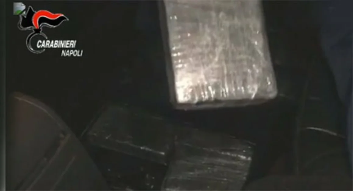 Trecase - Dall'Olanda per trasportare cocaina, arrestato il corriere "distinto". Droga tra le casse di champagne