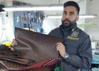  Sequestrati due opifici clandestini nel Napoletano