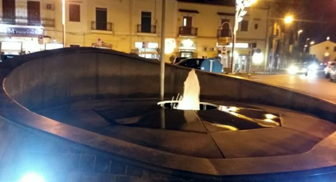 Torre Annunziata - E acqua fu... Torna a zampillare la fontana di piazza Imbriani