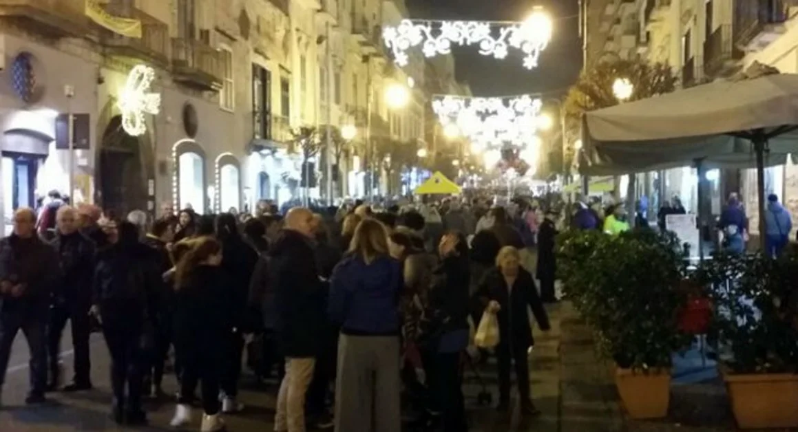 Torre Annunziata - Notte Bianca: migliaia di persone affollano strade e piazze della città