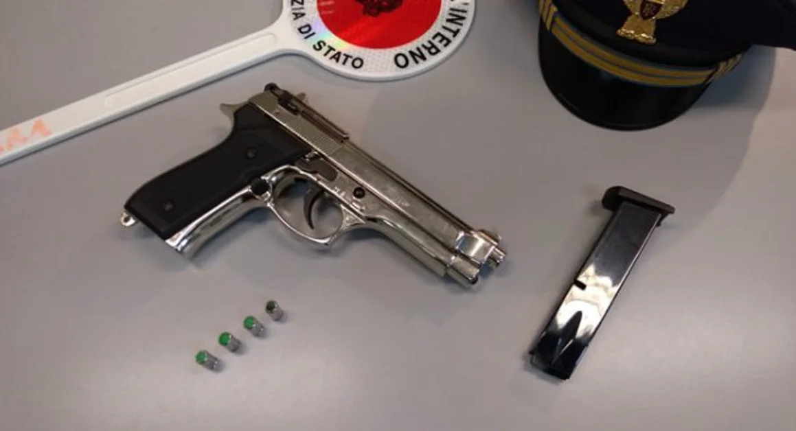 Torre Annunziata - A bordo di scooter armati, fermati quattro minorenni nel rione Provolera