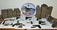 Salerno - In casa aveva oltre 40 kg di droga e sei pistole, arrestato incensurato