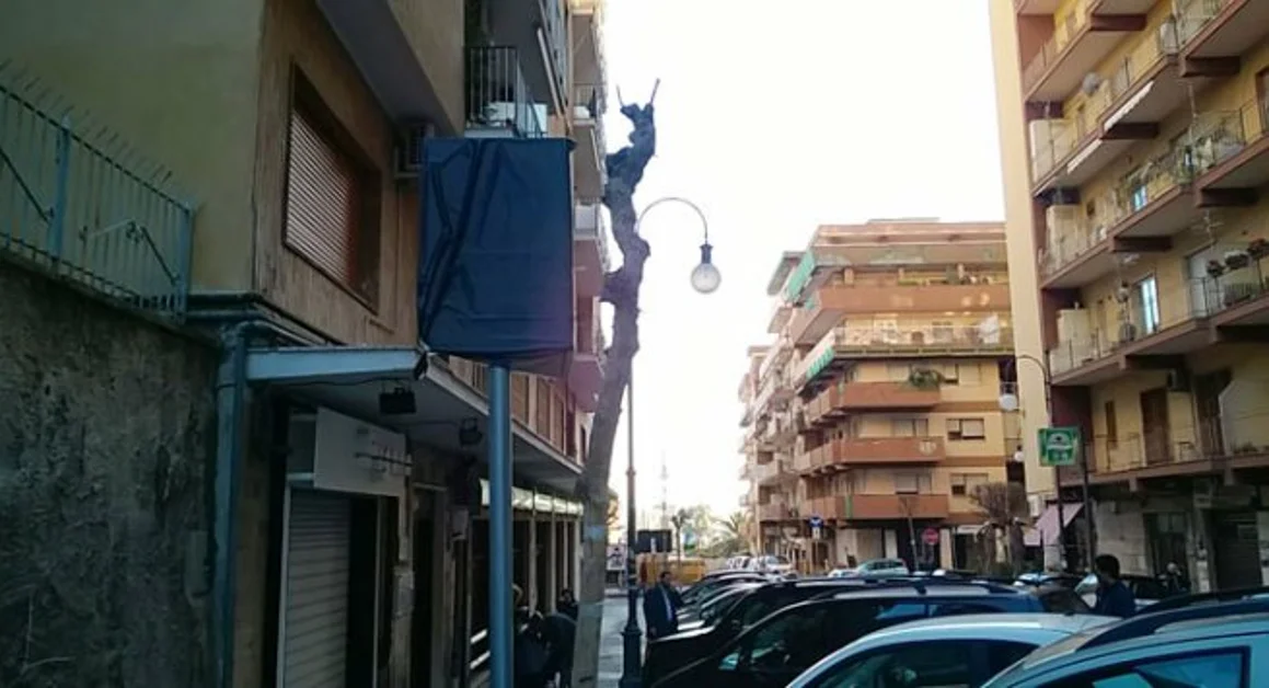 Torre Annunziata - Pulizia delle strade, stop ai divieti di sosta delle auto. Sospesa l'ordinanza