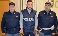 Acerra (NA) - Armi in casa di un incensurato, arrestato dalla Polizia