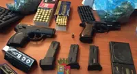 Napoli - Armi e droga, smantellata piazza di spaccio. Arrestato pluripregiudicato