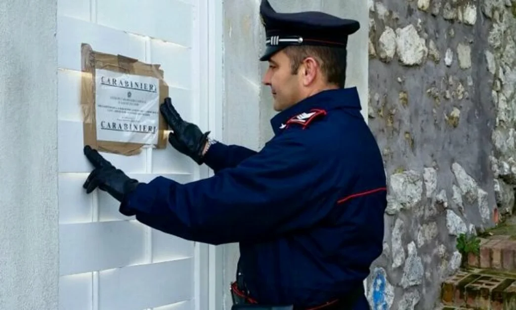 Capri (NA) - Muri abusivi in una villa, denunciate tre persone