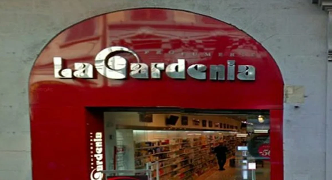 Avellino - Rubano registratore di cassa da una profumeria, denunciata coppia di napoletani