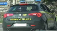 Sala Consilina (SA) - Sequestrati dalla Guardia di finanza 51 mila piatti in plastica