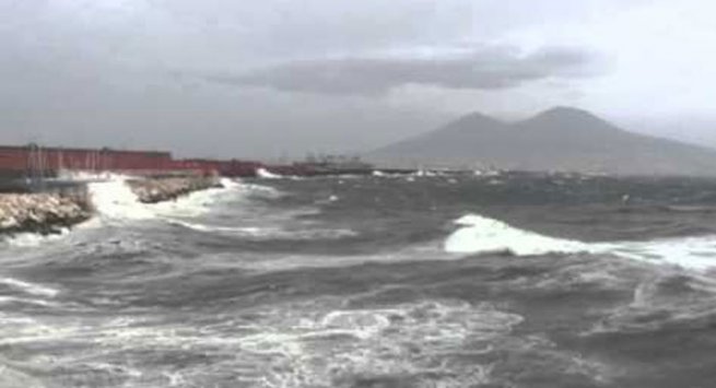 A Che Ora Sorge Il Sole A Napoli