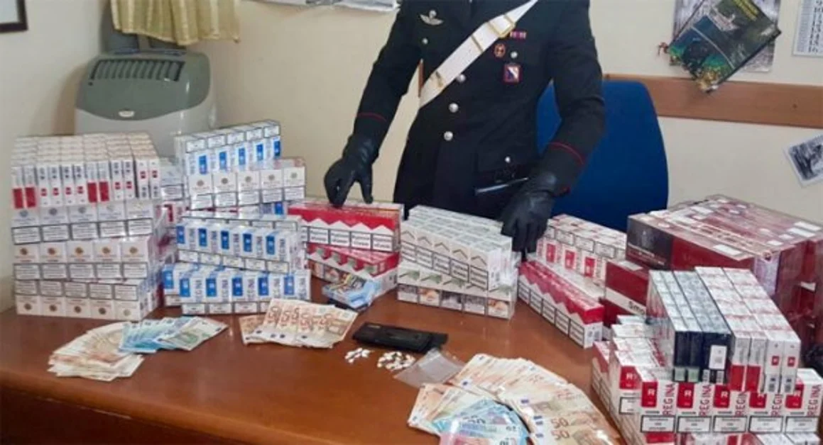 Napoli - Detenzione di stupefacenti ai fini di spaccio, in manette coppia di coniugi