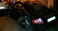 Torre Annunziata - Auto sbanda e sbatte contro un'Audi in sosta, un ferito