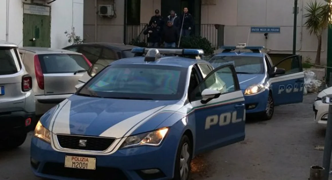 Torre Annunziata - Rapina con aggressione, arrestati due fratelli. La vittima li scopre a rubare utensili dal giardino