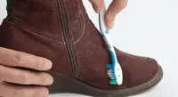 Come eliminare le macchie sulle scarpe in camoscio