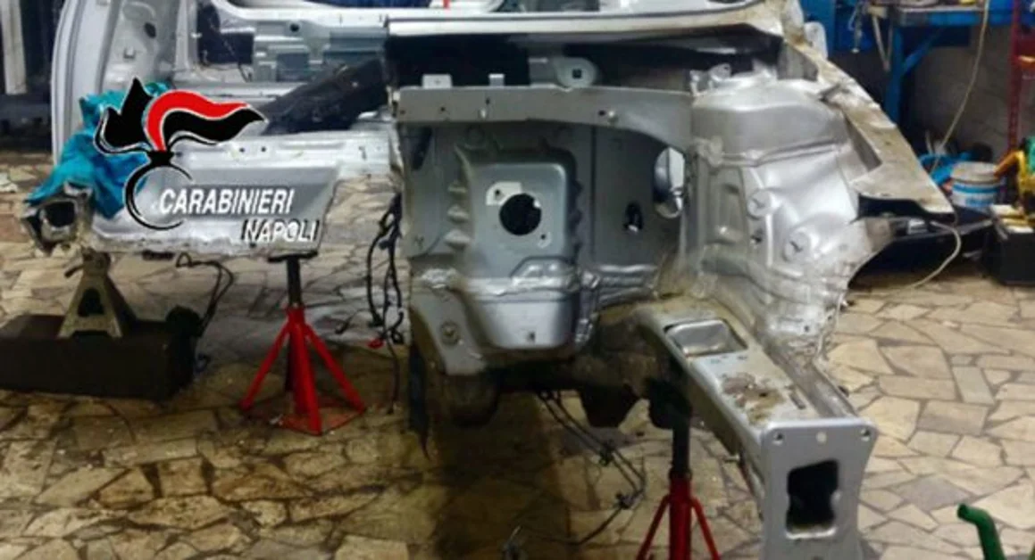 Striano - Ricettazione e riciclaggio di parti di un'Audi rubata, tre arresti