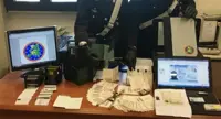 Napoli - Scoperto laboratorio clandestino dove si producevano documenti falsi, un arresto