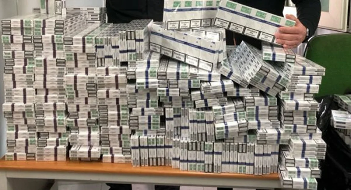 Caserta - In auto con 50 kg di sigarette, arrestato per contrabbando