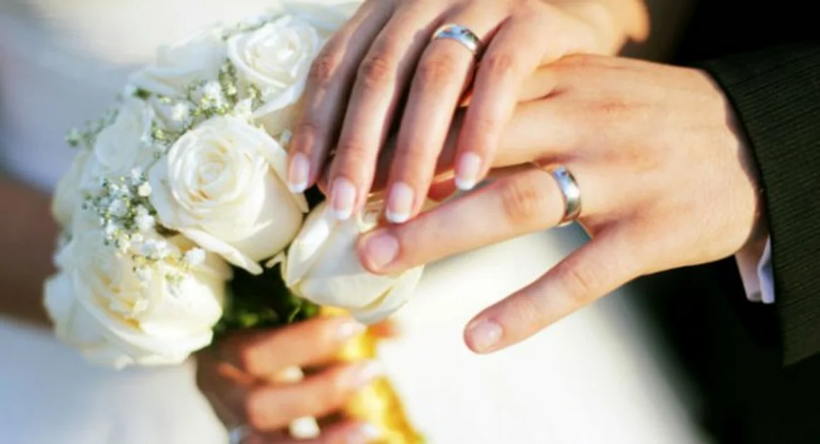 Torre del Greco - Parente della sposa le ruba la fede nuziale e la vende a un "compro oro": ritrovata dalla Polizia