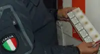 Scafati - Vendeva sigarette di contrabbando in pieno centro, denunciato