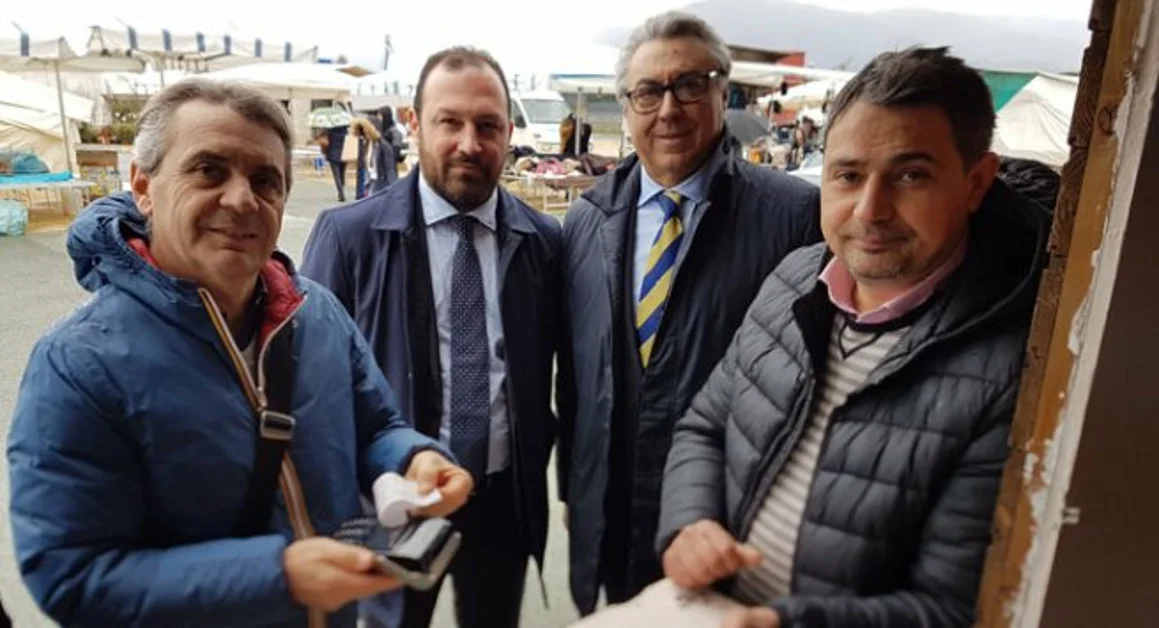 Boscoreale - Mercato, attivo il pos per i commarcianti: potranno pagare occupazione e tassa sui rifiuti