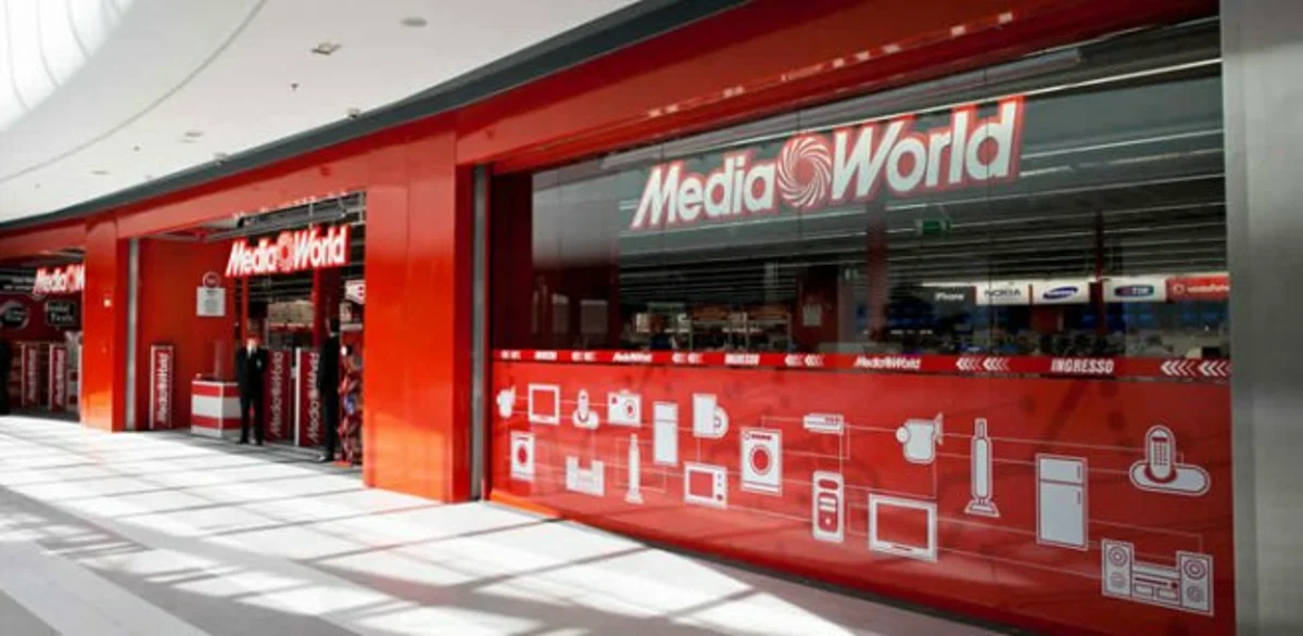 Pompei - Tenta furto di uno smartwatch nello store Mediaworld, arrestato 
