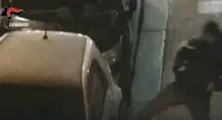 Napoli - Smantellata banda di parcheggiatori abusivi: decine di estorsioni agli automobilisti