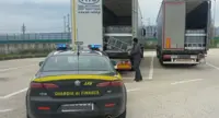 Caserta - Gasolio di contrabbando, sequestro da 45 tonnellate