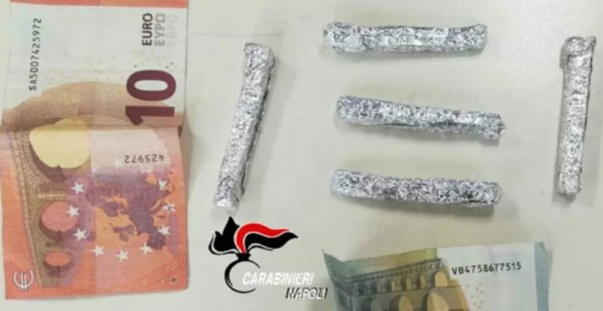 Cardito (NA) - Stavano cedendo droga a un minore, fermati due pusher
