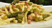 Pasta asparagi e pancetta