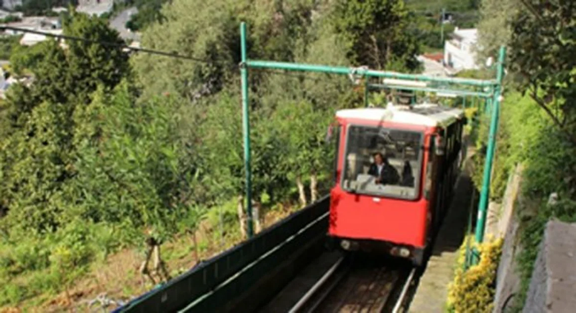 Capri (NA) - Riapertura della Funicolare, a giorni il collaudo con tecnici del Ministero dei Trasporti