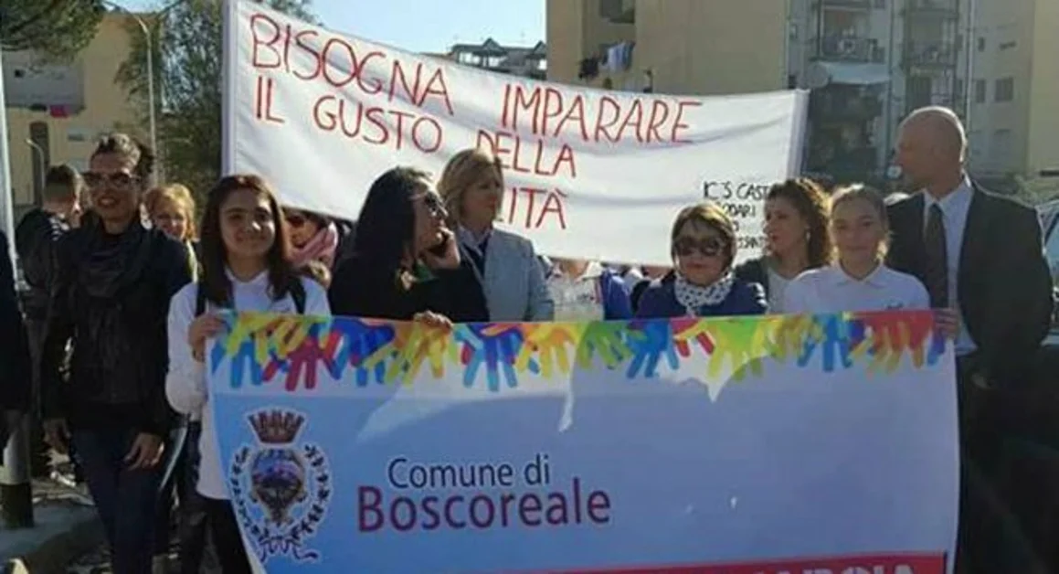 Boscoreale - Gli studenti dicono «no» alla camorra. La mamma di Arturo: «C'è un bisogno pregnante di legalità»