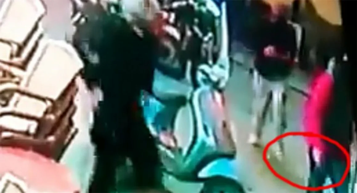 Napoli - In strada armati, video choc postato dal consigliere regionale dei Verdi Francesco Emilio Borrelli