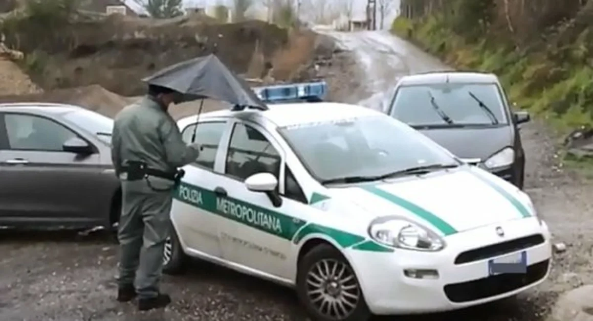 Ercolano - Illeciti ambientali, lavoro "nero" e prodotti contraffatti: blitz nel Parco Nazionale del Vesuvio