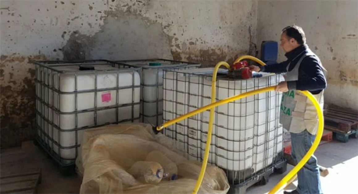 Mariglianella (NA) - Traffico illecito, sequestrati 45mila litri di alcol e un autoarticolato