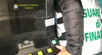Petina (SA) - GdF sequestra slot machine non collegata alla rete statale