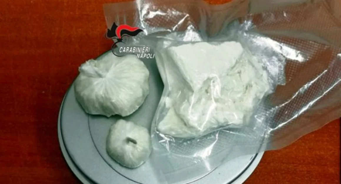 Cercola - Oltre centocinquanta grammi di cocaina pura in auto, arrestata pusher