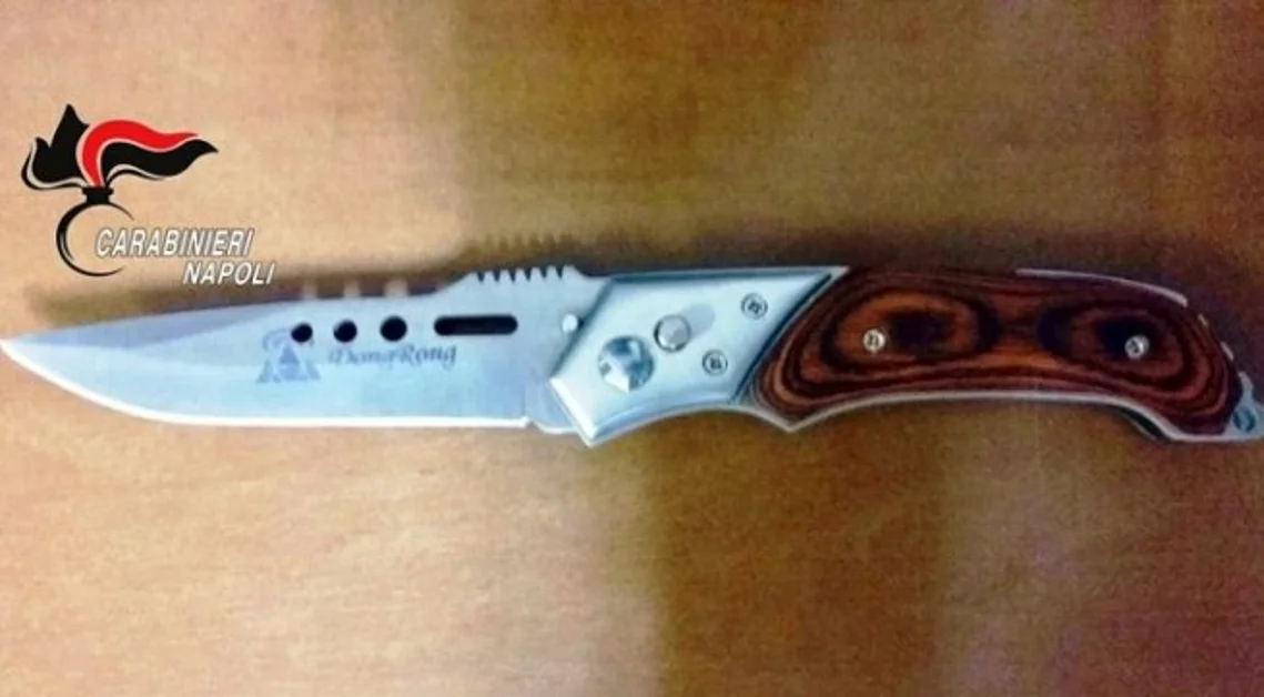 Volla - Dodicenne con un coltello, fermato dai carabinieri