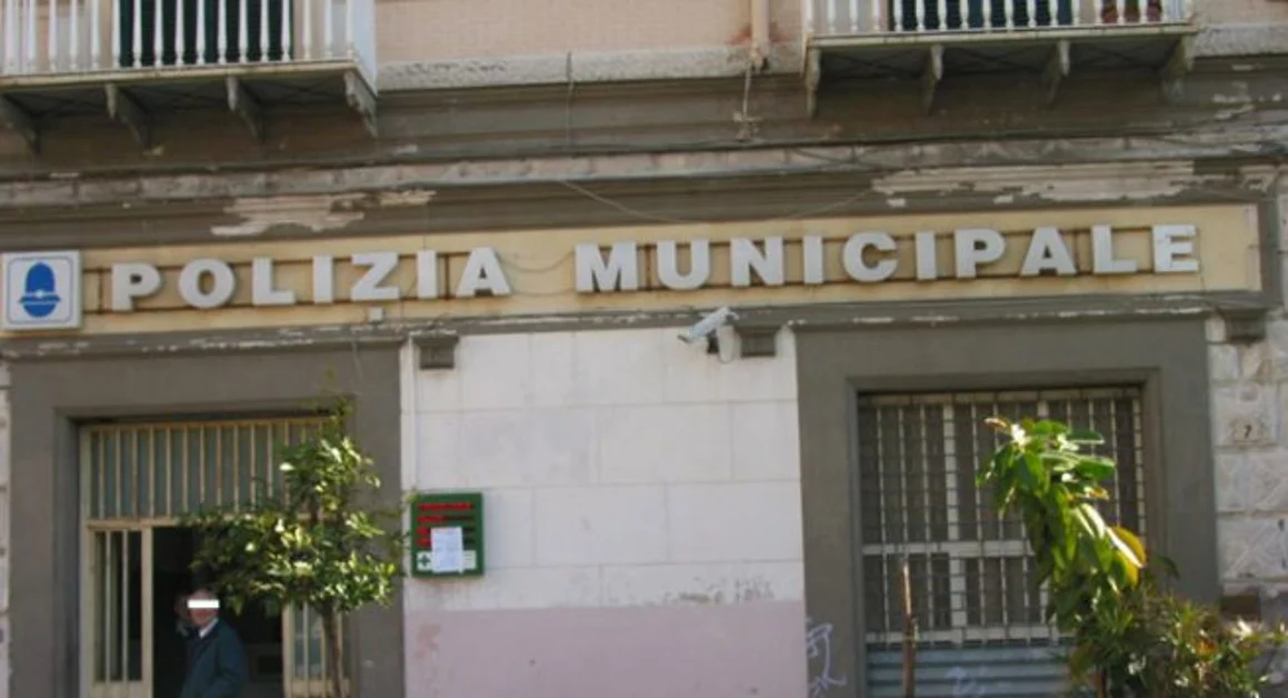 Torre Annunziata - Polizia Municipale, va in pensione il comandante Mario Accardo