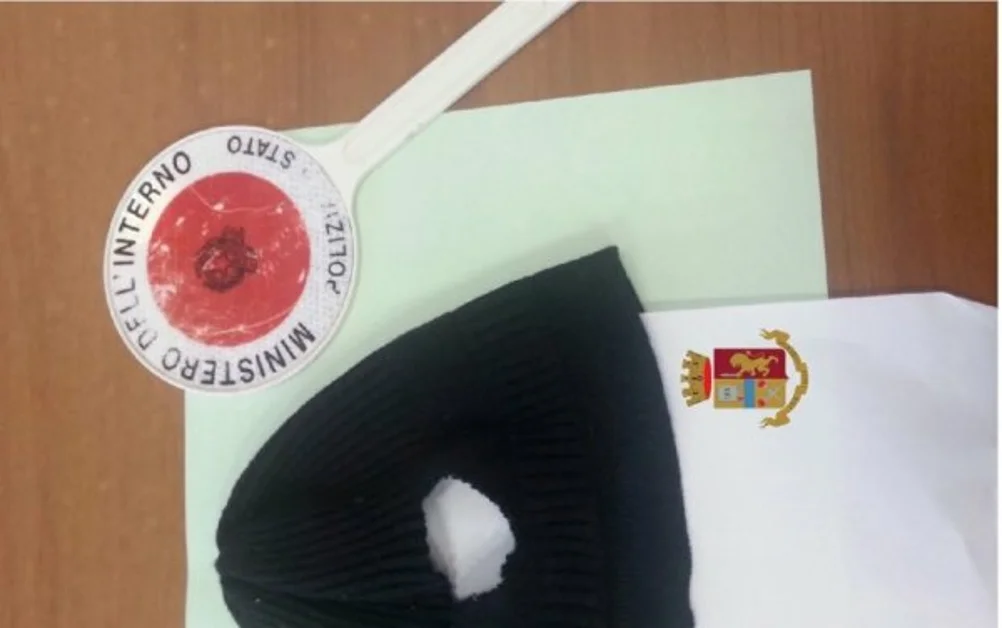 Portici - Tenta di rubare bici elettrica da uno stallo del Comune, bloccato da un poliziotto