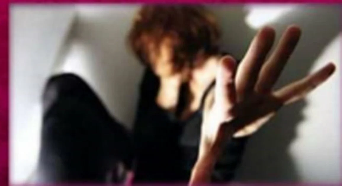 Portici - Ferisce la convivente con un coltello e la rinchiude in casa, arrestato