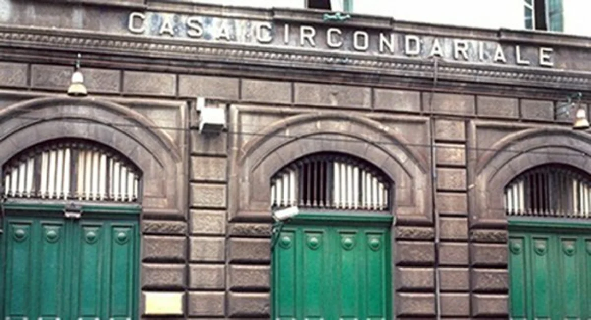 Boscoreale - Un chilo di droga nella borsa che il figlio minore aveva tra le mani, va in carcere pusher