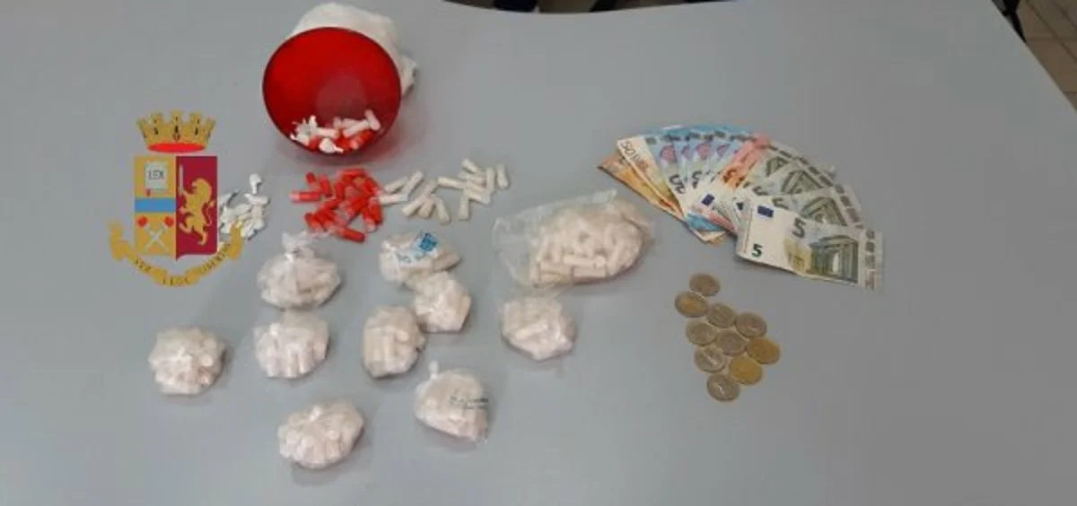 Napoli - Spaccio di droga, arrestato 20enne