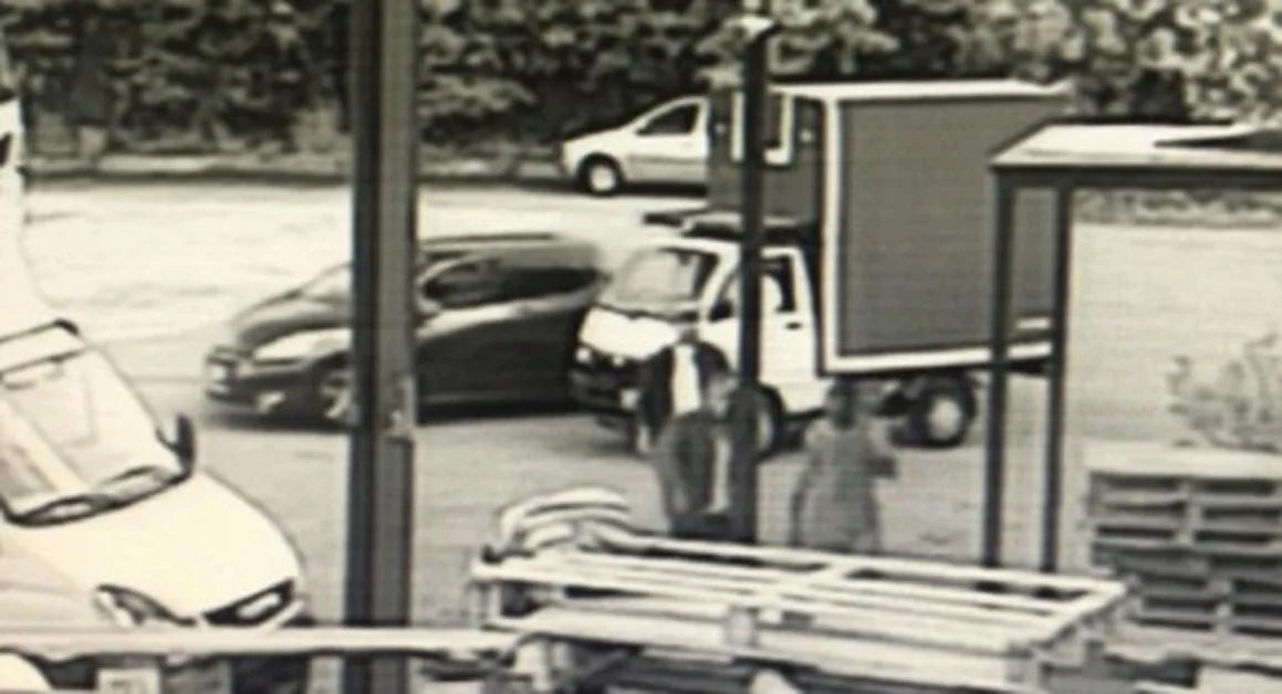 Simulano la rapina di un carico di condizionatori e fusti d'olio, erano ricettatori: quattro denunce